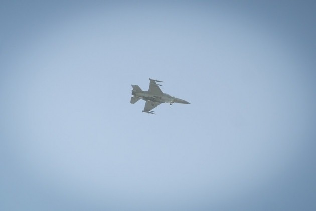 Truyền thông Nga: Hai máy bay chiến đấu F-16 xuất hiện ở Donetsk ảnh 1