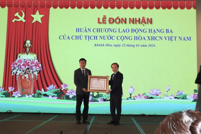 Phó Chủ tịch Hội Doanh nhân trẻ Việt Nam nhận Huân chương Lao động hạng Ba ảnh 1