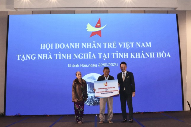 Phó Chủ tịch Hội Doanh nhân trẻ Việt Nam nhận Huân chương Lao động hạng Ba ảnh 2