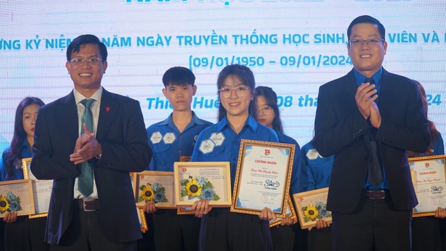 Tỉnh Đoàn TT-Huế tuyên dương Sinh viên 5 tốt và Sao tháng Giêng ảnh 2