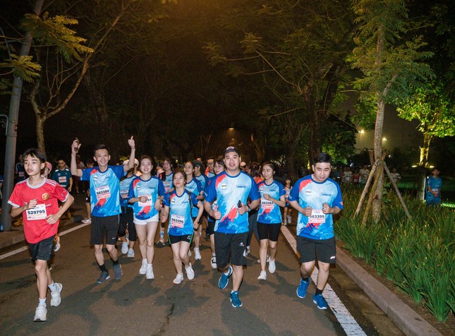 Hơn 5.500 người hào hứng chạy cùng ‘ThuaThienHueJogging’ hưởng ứng Tháng Thanh niên ảnh 2