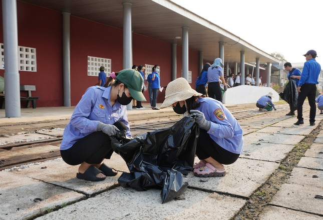 Làm đẹp tuyến đường sắt kết nối di sản Huế-Đà Nẵng ảnh 11