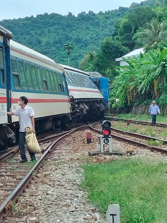 Tàu hỏa liên tiếp trật bánh tại Thừa Thiên-Huế: Nghi ngờ do động đất? ảnh 1