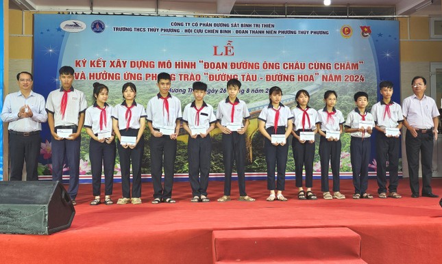 Hưởng ứng mô hình Đoạn đường sắt ông cháu cùng chăm ảnh 4