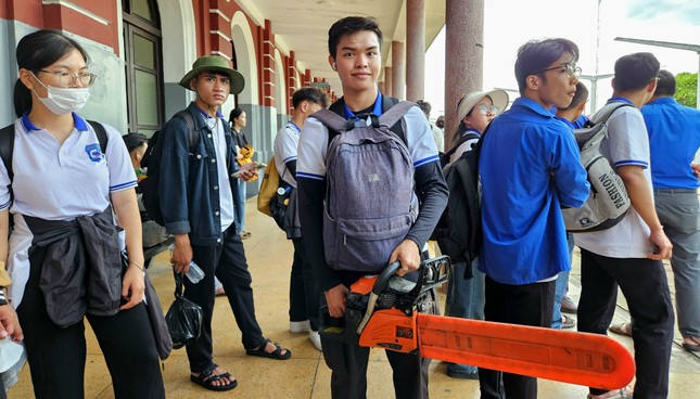 Vừa tới vùng bão lũ phía Bắc, hàng trăm tình nguyện viên từ Huế nhanh chóng giúp khắc phục hậu quả ảnh 1