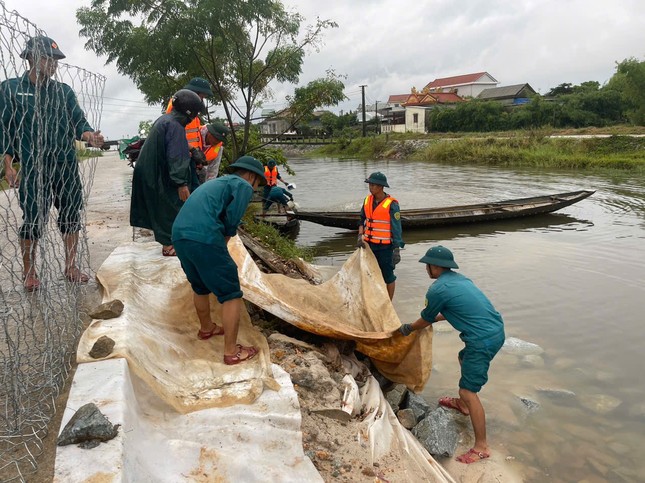 Thừa Thiên-Huế: Quân đội triển khai lực lượng ứng phó bão số 4 ảnh 5