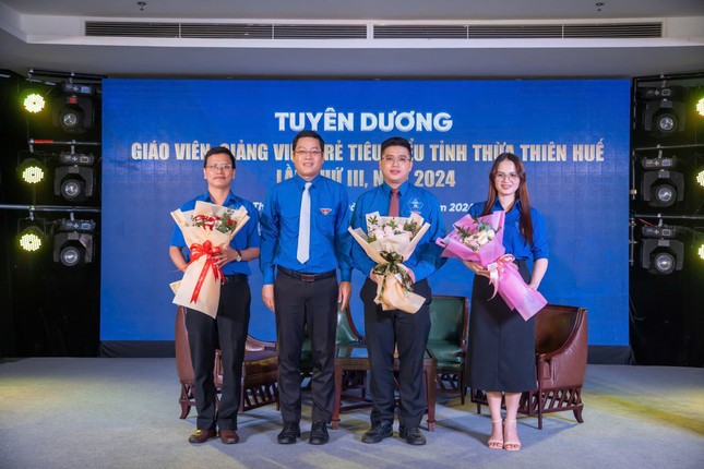 Tuyên dương giáo viên, giảng viên trẻ tiêu biểu tỉnh Thừa Thiên-Huế ảnh 2