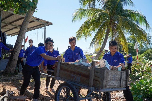 Sôi động hành trình tuổi trẻ Quảng Nam với biển, đảo ảnh 5