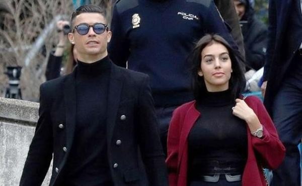 La novia de Cristiano Ronaldo revela la dificultad de salir con el jugador más famoso del planeta foto 3