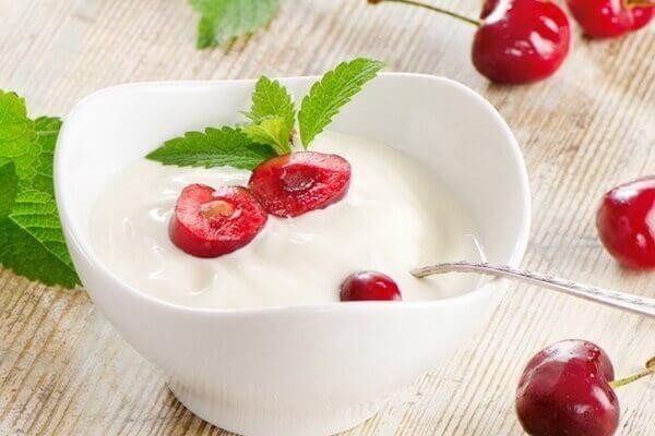 Những lưu ý cần tránh khi ăn sữa chua kẻo rước bệnh vào người ảnh 1