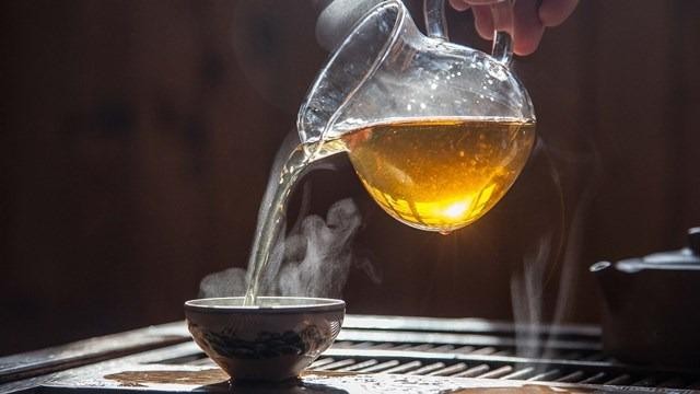 Người thường uống trà nhớ kỹ những 'đại kỵ' này kẻo tụt huyết áp, mất ngủ ảnh 3