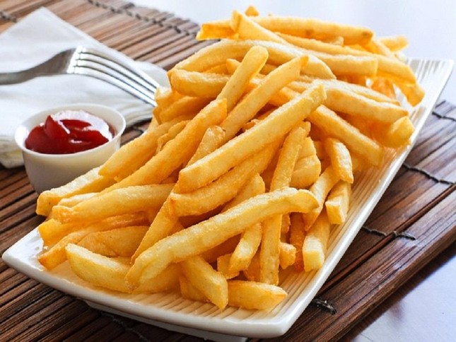 Tránh xa những thực phẩm này vào mùa hè kẻo cơ thể 'héo khô' vì mất nước ảnh 2