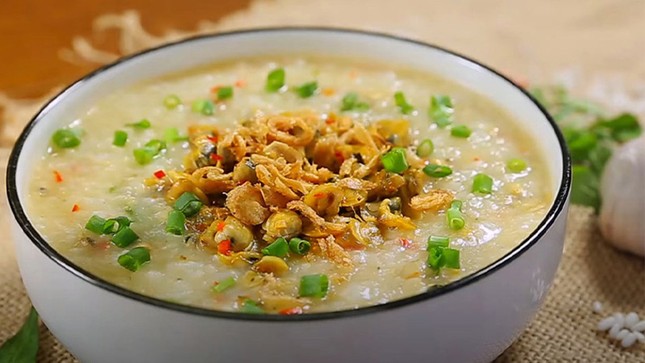Ăn cháo ấm bụng nhưng những người này cần đặc biệt lưu ý khi ăn ảnh 1