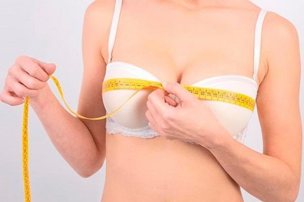 Những thói quen gây hại cho 'núi đôi' của chị em, bỏ ngay kẻo ngực ngày càng nhỏ và chảy xệ xấu xí ảnh 1