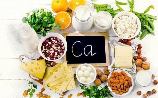 Những món ăn khoái khẩu có thể 'rút cạn' canxi trong cơ thể bạn, ăn càng nhiều xương càng giòn, dễ gãy ảnh 2