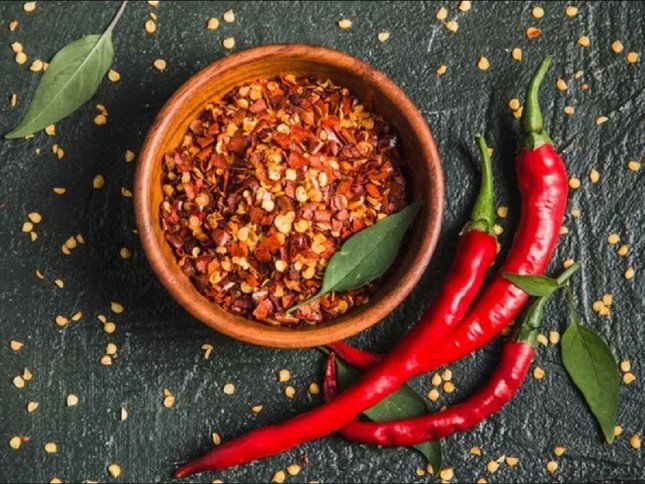 Nhiều người đặc biệt thích ăn cay mà không ngờ tới có thể gặp những tác hại nguy hiểm này ảnh 3