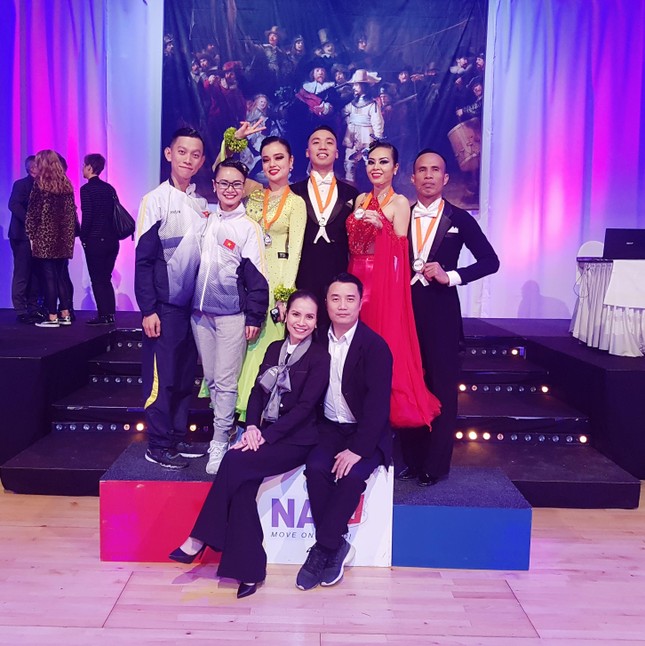 Vợ chồng Kiện tướng Dancesport Hồng Việt-Thu Trang: Hơn 20 năm có nhau và đám cưới lịch sử ảnh 4