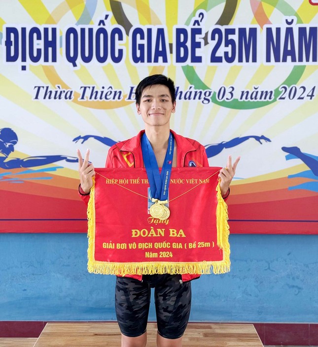 Kình ngư ĐH Duy Tân phá kỷ lục quốc gia, giành 2 huy chương Vàng tại Giải Bơi 2024 Kim-son-8108
