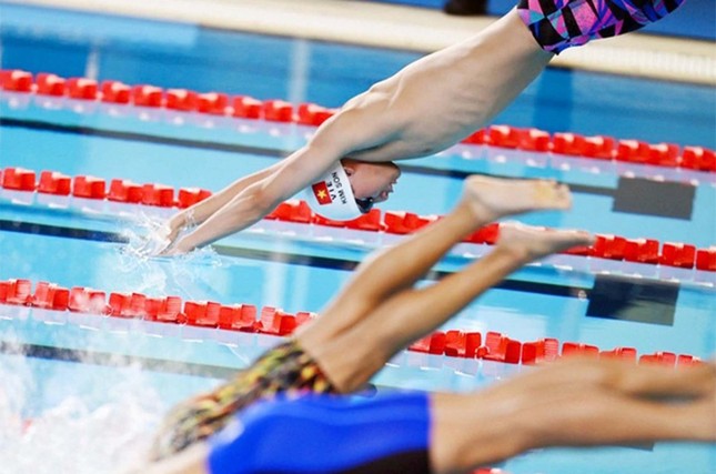 Kình ngư ĐH Duy Tân phá kỷ lục quốc gia, giành 2 huy chương Vàng tại Giải Bơi 2024 Son-551
