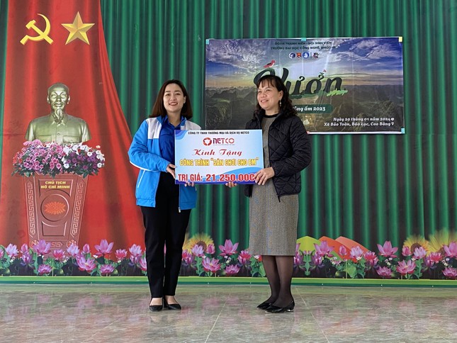 Mang mùa đông ấm lên 10 xã khó khăn vùng núi Cao Bằng ảnh 4