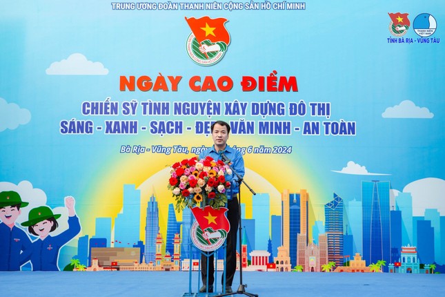 Hàng triệu chiến sĩ tình nguyện thực hiện ngày cao điểm xây dựng đô thị văn minh ảnh 1