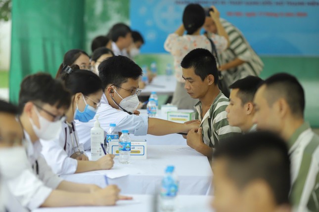 NSND Xuân Bắc giao lưu với các phạm nhân tại trại giam Thanh Xuân ảnh 3