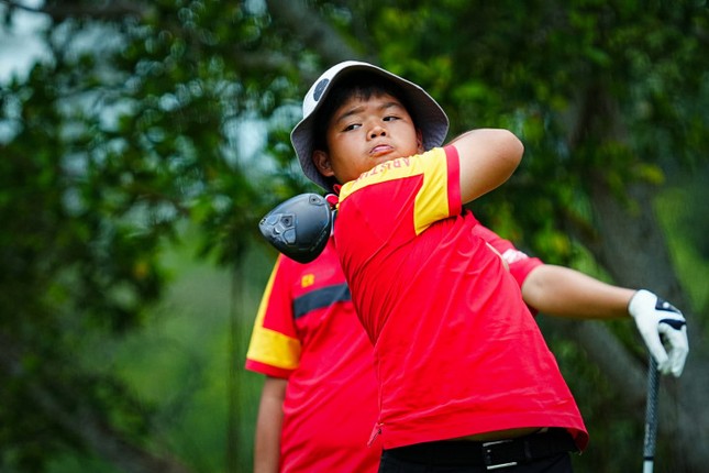 Đội tuyển golf trẻ Việt Nam gây ấn tượng tại giải golf Malaysia ảnh 1