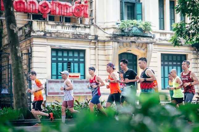 Hơn 18.000 VĐV tranh tài tại giải marathon tại Hà Nội cuối tuần này ảnh 1