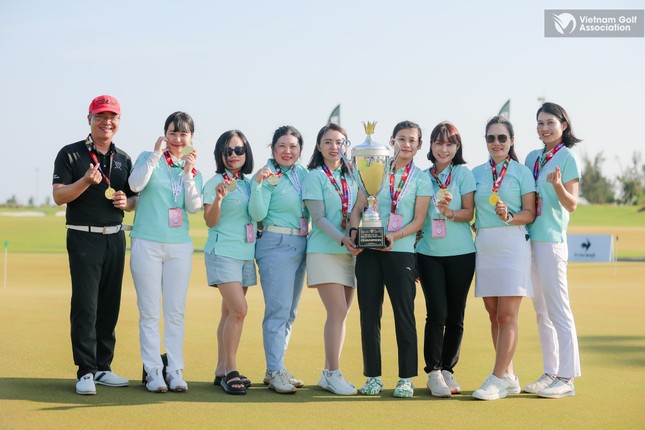 Câu lạc bộ Luật sư miền Bắc đăng quang Giải các câu lạc bộ golf nữ Toàn quốc ảnh 1