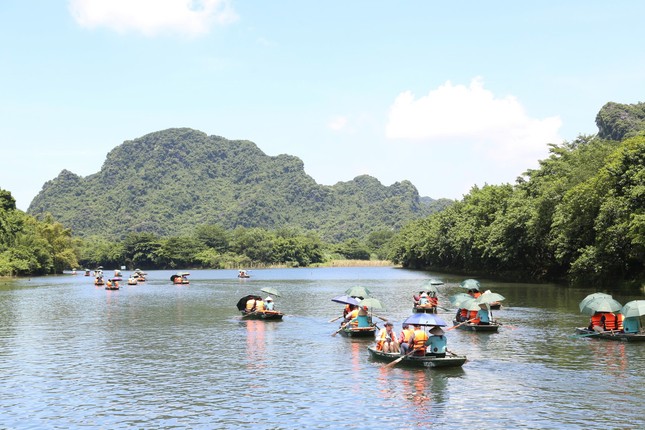 Ba ngày lễ, Ninh Bình bội thu 650 tỷ đồng ảnh 2