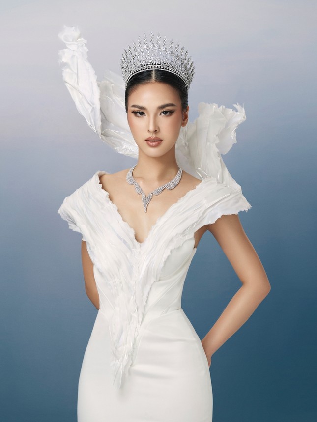 Quỳnh Nga chia sẻ lý do gia nhập đường đua Miss Charm 2024 chậm vài ngày ảnh 3