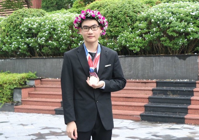 3 nam sinh lọt Top 20 đề cử Gương mặt trẻ Việt Nam tiêu biểu 2023 lĩnh vực Học tập ảnh 1