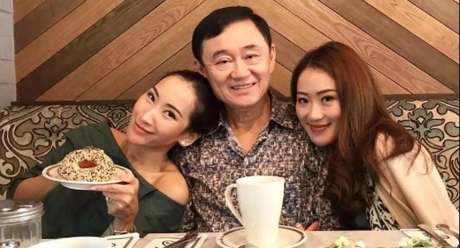 Chân dung con gái út cựu Thủ tướng Thaksin - ngôi sao mới nổi trên chính trường Thái Lan ảnh 7