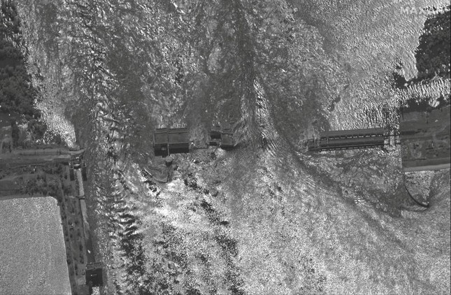 Hình ảnh vệ tinh hé lộ hậu quả thảm khốc từ vụ vỡ đập ở Kherson ảnh 2