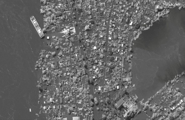 Hình ảnh vệ tinh hé lộ hậu quả thảm khốc từ vụ vỡ đập ở Kherson ảnh 4
