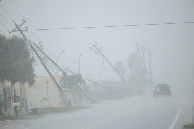 [CẬP NHẬT] Siêu bão Milton vừa đổ bộ đã gây thiệt hại ở Florida ảnh 3