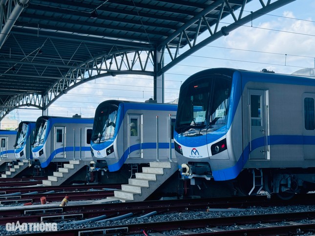 Cận cảnh các nhà ga metro số 1 TPHCM ảnh 31