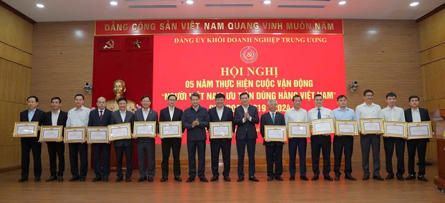 Đảng bộ EVNCPC nhận bằng khen trong thực hiện 'Người Việt Nam ưu tiên dùng hàng Việt Nam' ảnh 1