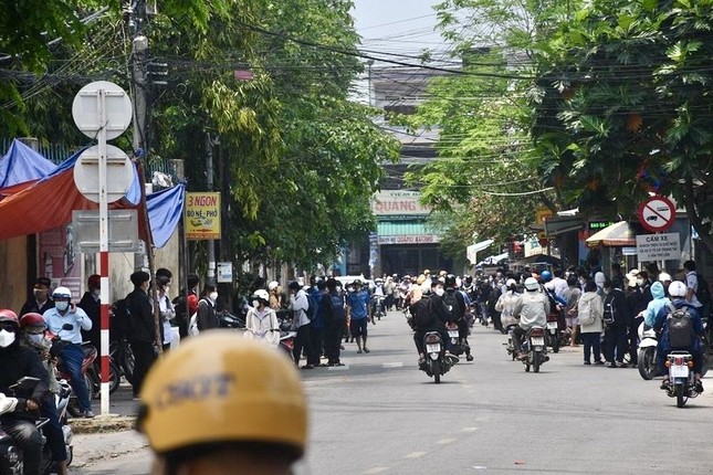 Cảnh sát giao thông bí mật ghi hình học sinh đi xe máy phân khối lớn đến trường ảnh 5