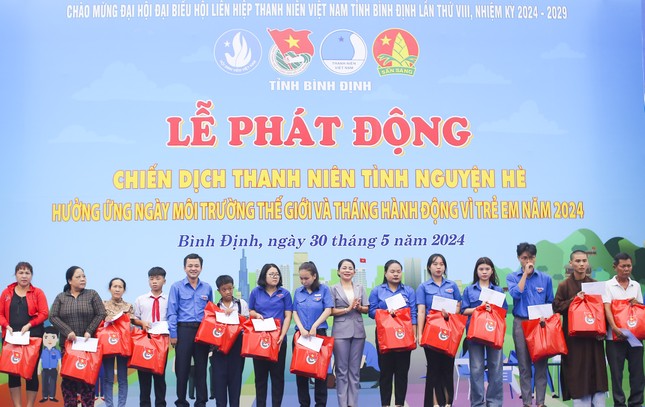 Tuổi trẻ Bình Định ra quân Chiến dịch Thanh niên tình nguyện hè 2024 ảnh 4