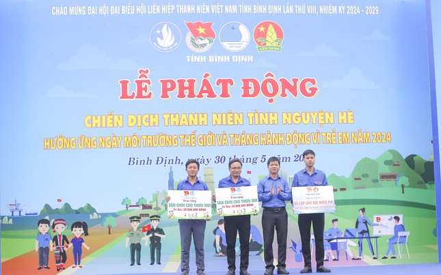 Tuổi trẻ Bình Định ra quân Chiến dịch Thanh niên tình nguyện hè 2024 ảnh 7