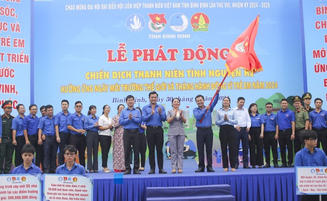 Tuổi trẻ Bình Định ra quân Chiến dịch Thanh niên tình nguyện hè 2024 ảnh 8