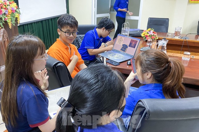 Bạn trẻ Đà Nẵng học ứng dụng AI trong truyền thông ảnh 5