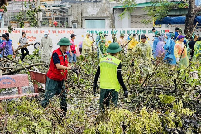 Tuổi trẻ Đà Nẵng tiếp sức người dân vùng ngập lụt miền Bắc ảnh 5