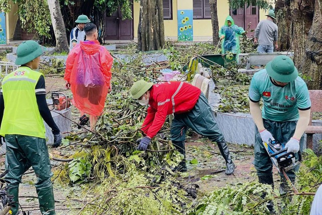 Tuổi trẻ Đà Nẵng tiếp sức người dân vùng ngập lụt miền Bắc ảnh 4