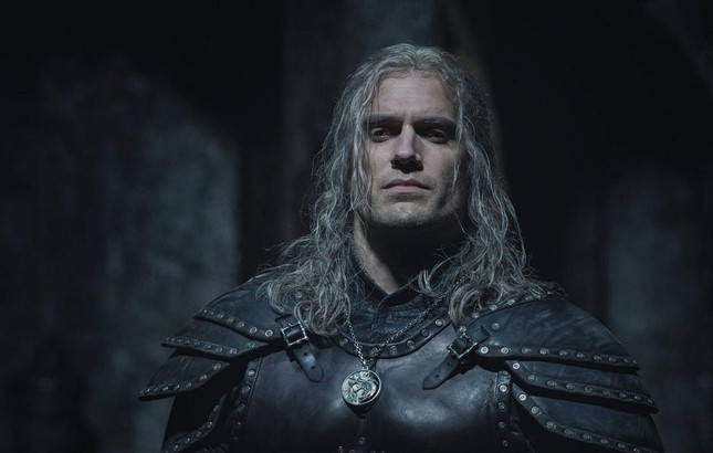 Liam Hemsworth's appearance in "The Witcher" season 4 is identical to Henry Cavill photo 5