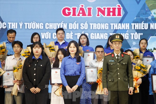 Bắc Giang tuyên dương Sinh viên 5 tốt ảnh 2
