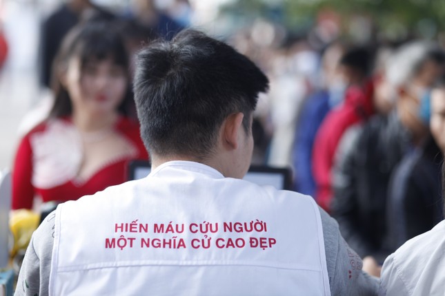 Nhiều đơn vị ở Bắc Giang hiến máu Chủ Nhật Đỏ vượt 200% kế hoạch ảnh 2
