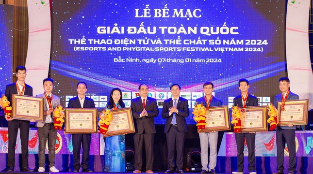 Hội Sinh viên tỉnh Bắc Ninh đồng xác lập kỷ lục giải đấu thể thao điện tử ảnh 1