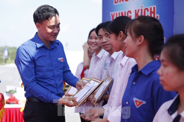 Ban Thanh thiếu nhi trường học Tỉnh Đoàn Bắc Ninh nhận Bằng khen của Thủ tướng ảnh 2